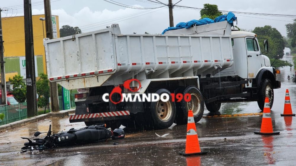 Acidente de Trânsito em Ji Paraná Caminhão e Motociclista Colidem na