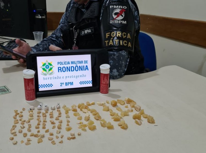 Em Ji-Paraná, PM prende ex-presidiário que estava vendendo drogas em bar