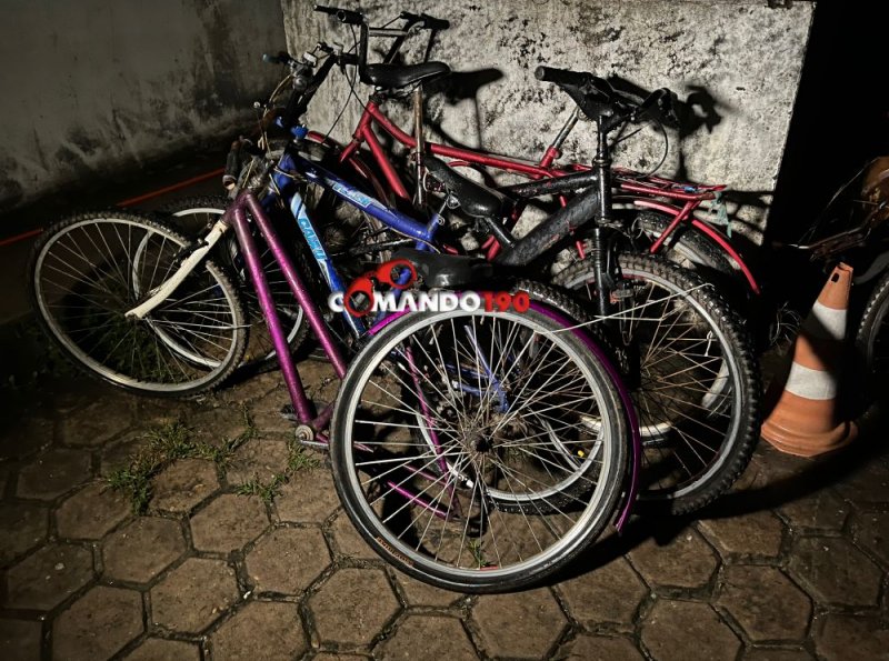 Policial Age Rapidamente Após Residente Encontrar Bicicletas Suspeitas em seu Quintal em Ji-Paraná