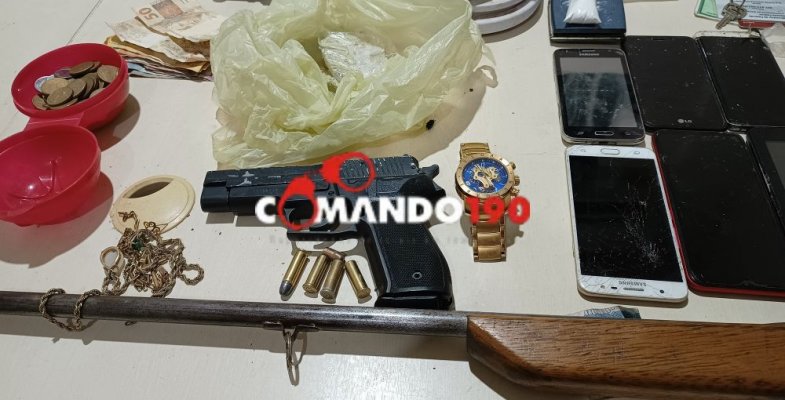 Polícia Militar Desmantela Ponto de Tráfico de Drogas e Apreende Armas