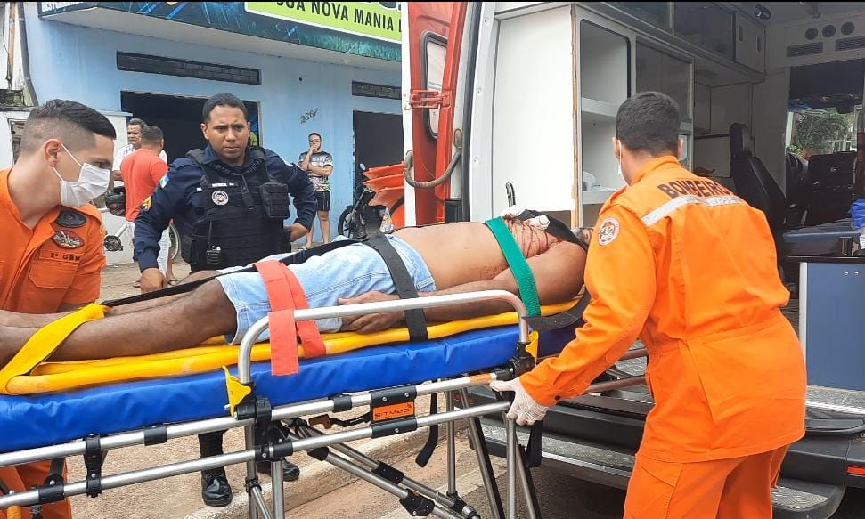 Homem é Socorrido Com Faca Encravada No Peito Após Tentativa De Suicídio Em Ji Paraná Comando 190