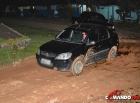 Dois indivíduos armados assaltam residência no bairro Casa Preta e tentam fugir com o carro da vítima