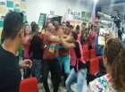 Vídeo: Apoiadores de Confúcio saem na porrada com seguranças em convenção; PM é acionada