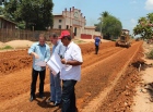 Jesualdo vistoria obras de pavimentação, em Ji-Paraná