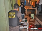 PM e PC acabam com mais um ponto de vendas de droga, no bairro JK