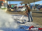 Mulher apanha de namorado e se vinga ateando fogo na motocicleta dele - VIDEO 