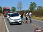 Entre os Estados de Rondônia e Mato Grosso, índios bloqueiam BR-174 e cobram pedágio de motoristas – VIDEO 