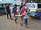 Adolescentes são flagrados furtando residência no bairro Santa Marta, em Ji-Paraná