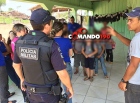 Polícia Militar resgata grupo de crianças que supostamente foram raptados por bandidos próximo a fazenda invadida