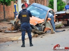 Monte de terra deixado no meio da pista causa grave acidente na Rua Curitiba, em Ji-Paraná