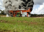 Vídeo: Fogo destrói ônibus da Eucatur na BR-364 em Rondônia