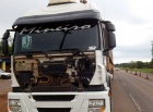 Após fugir, motorista de carreta que colidiu com ônibus é preso, em RO