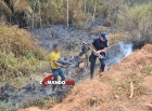 Moradores encontram motocicleta depenada ao controlar queimada no Anel Viário, em Ji-Paraná