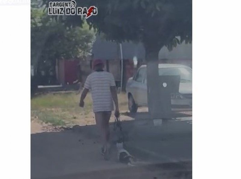 Homem é flagrado arrastando cão bastante ferido pela coleira e revolta os moradores do bairro Primavera, em Ji-Paraná