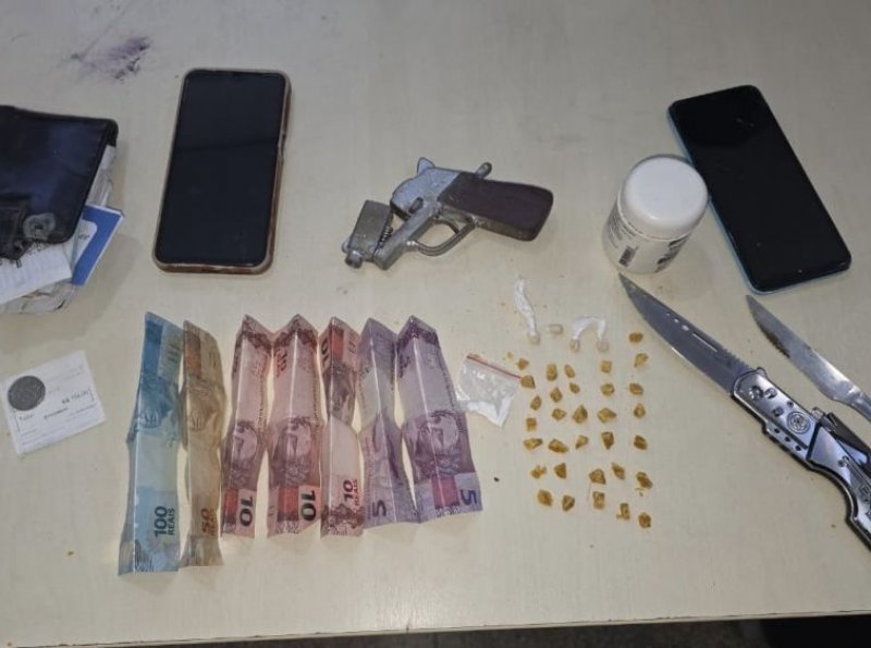 Polícia Militar prende suspeito de tráfico e apreende drogas no Bosque dos Ipês
