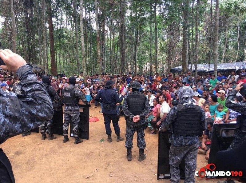 Polícia encontra munições, coletes balísticos, rádios transmissores, energia solar e até internet via satélite dentro de acampamento da LCP