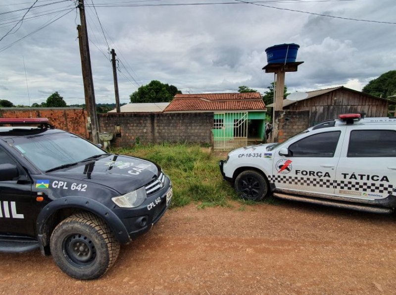 PM fecha boca de fumo e prende casal com drogas, em Ji-Paraná