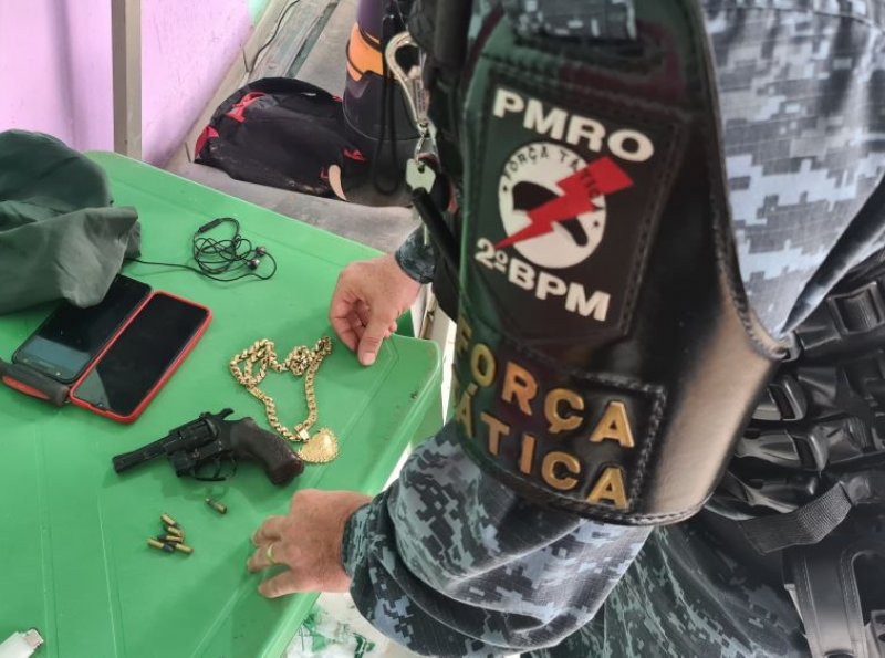 PM prende adolescente com arma de fogo de facção criminosa, em Ji-Paraná