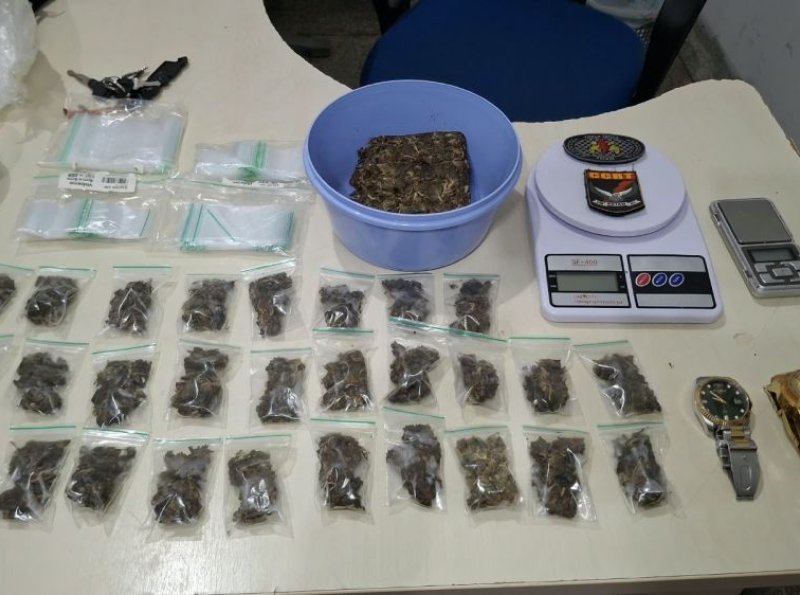 PM prende suspeito de tráfico e encontra drogas escondidas dentro de geladeira em Ji-Paraná
