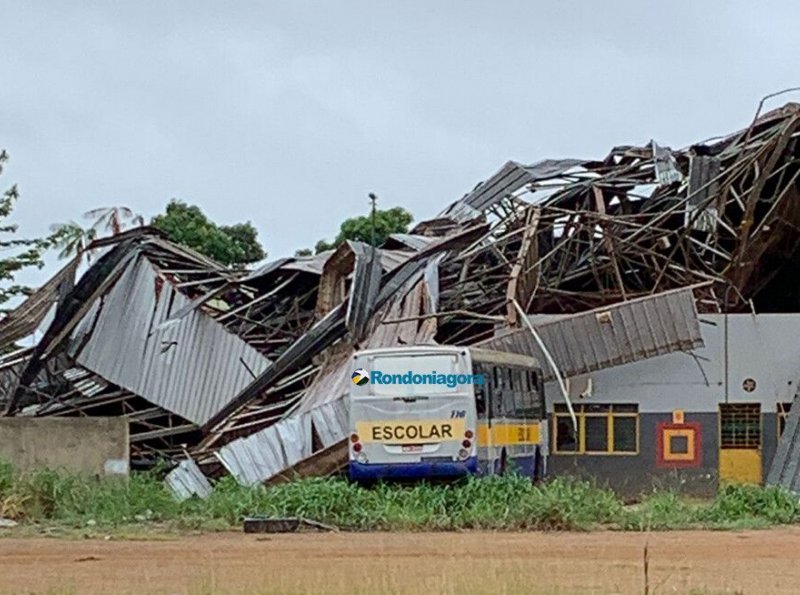 Vídeo: Temporal com forte ventania causa destruição em bairros de Porto Velho