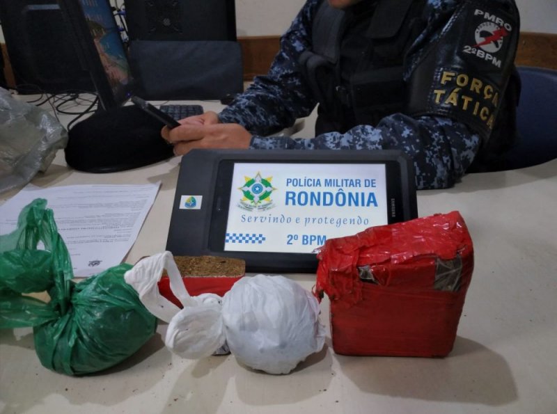 PM apreende adolescente com drogas no terminal rodoviário de Ji-Paraná