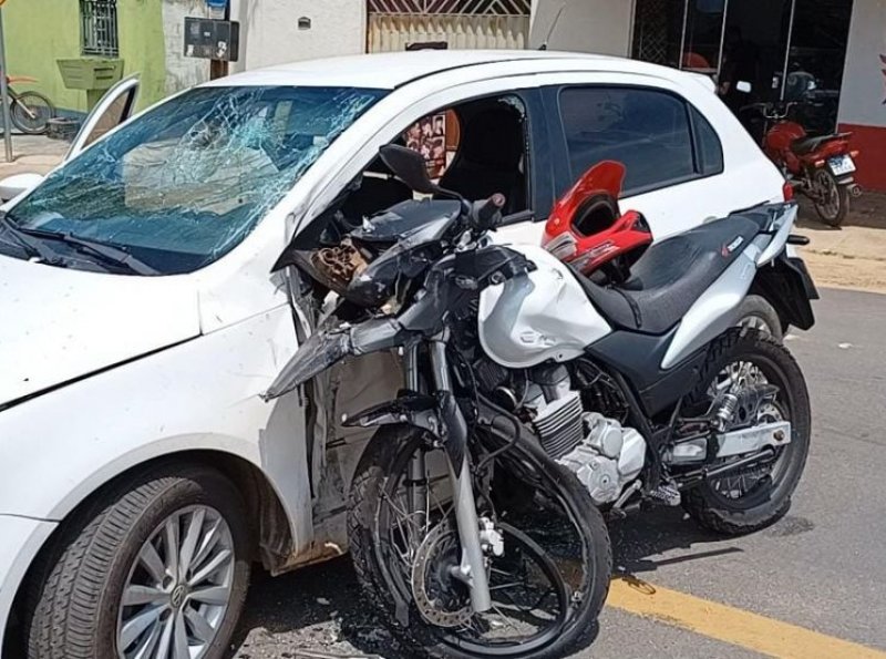 Motociclista morre em acidente de trânsito envolvendo moto e carro, em Ji-Paraná