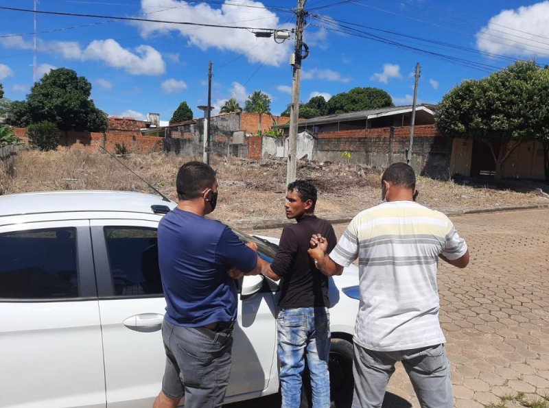 Policiais Militares de folga recuperam motocicleta furtada e prendem suspeito, em Ji-Paraná