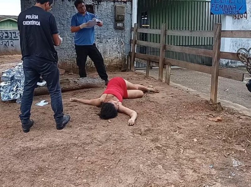 Em Ji-Paraná, mulher é executada a tiros após discussão em bar - VIDEO