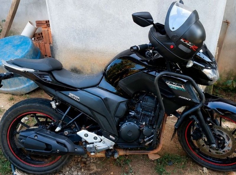 Polícia Militar recupera motocicleta furtada abandonada em propriedade rural de Ji-Paraná