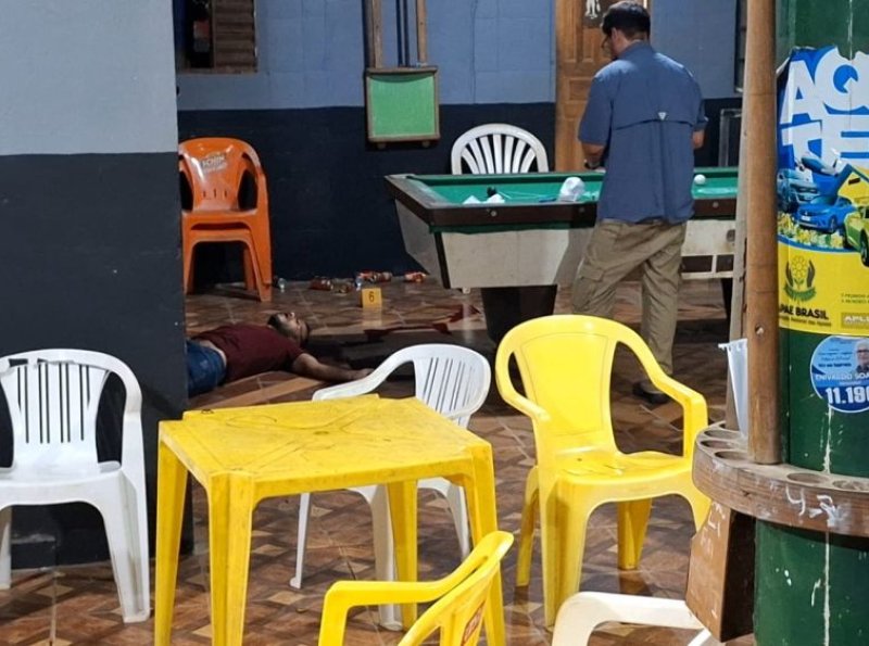 Homem de 40 anos é morto a tiros durante confraternização em bar de Ji-Paraná