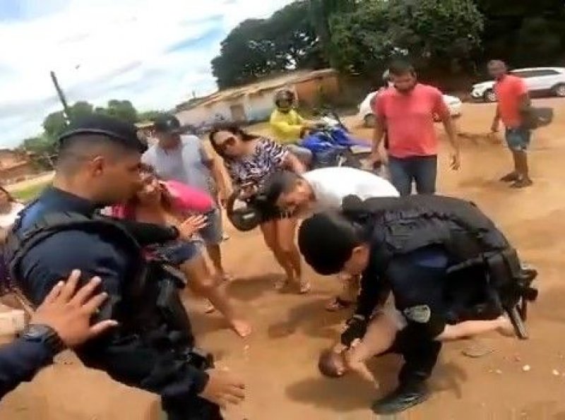 Policiais militares salvam bebê engasgado em Porto Velho