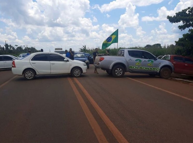 PRF confirma 13 bloqueios em rodovias federais em Rondônia, mas admite que podem ser mais