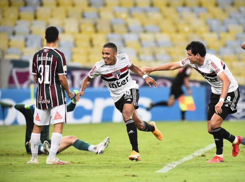 Análise: líder São Paulo abre vantagem com mérito e joga o melhor futebol do Brasil