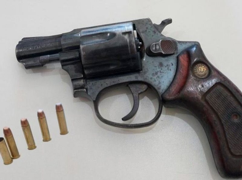 Polícia Militar apreende revólver calibre .38 próximo à Feira do Produtor