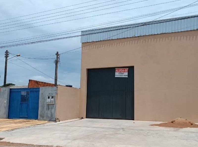 Galpão comercial de 470 m² em localização estratégica está disponível para primeira locação