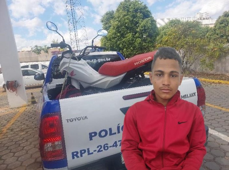 Homem é detido com motocicleta furtada e diversos objetos suspeitos em Ji-Paraná