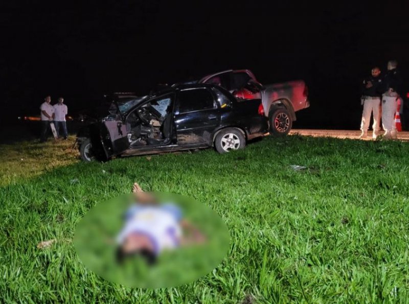 Acidente na BR-364, entre Ouro Preto e Ji-Paraná, deixa duas vítimas fatais após colisão entre Hilux e Corsa Sedan