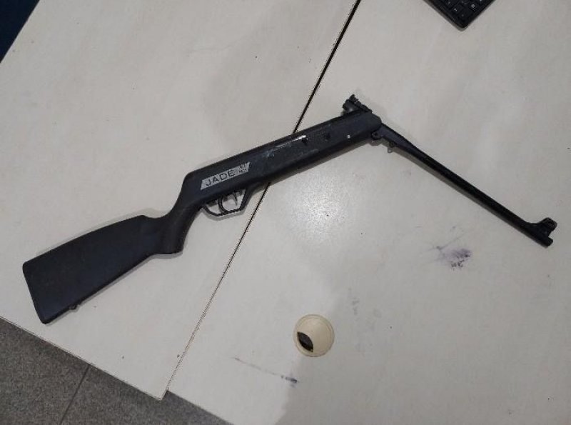 PM apreende arma de fogo durante apoio ao cumprimento de medida protetiva