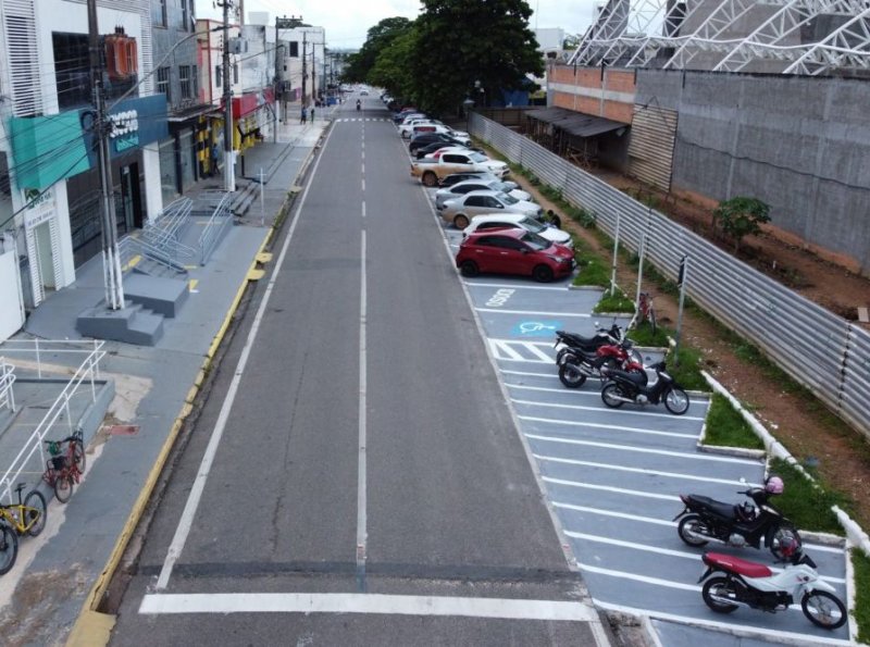 AMT pinta estacionamento da Marechal Rondon
