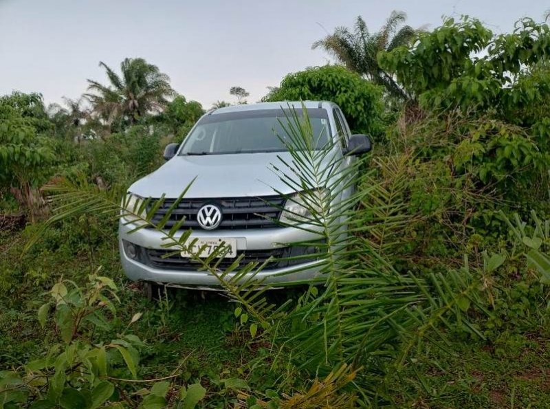 Polícia Militar localiza camionete roubada de Ji-Paraná na região de Costa Marques