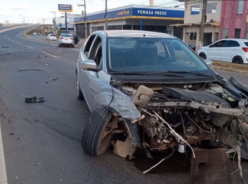 Motorista perde o controle da direção e se envolve em grave acidente, em Ji-Paraná