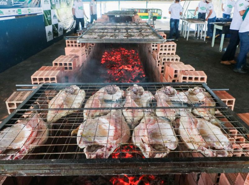 Mil bandas de peixe são vendidas no Festival do Tambaqui