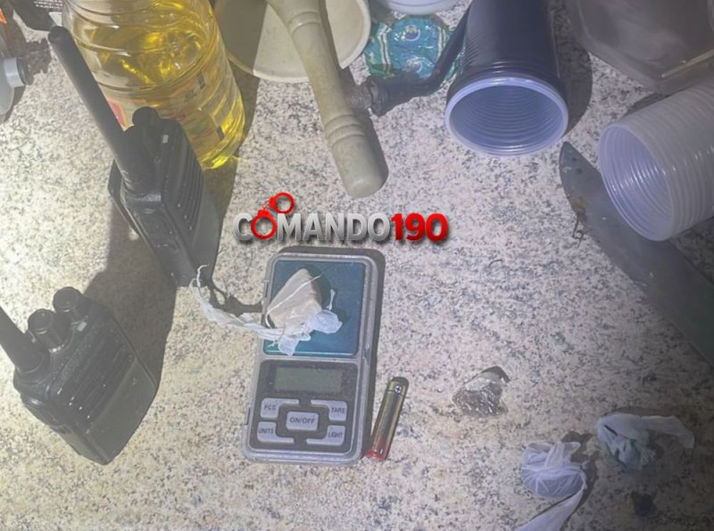 Polícia Militar apreende drogas e conduz quatro pessoas durante operação no bairro Jorge Teixeira