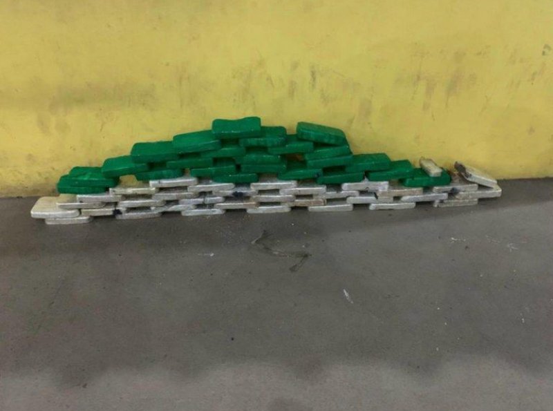 PRF apreende quase 60kg de cocaína em Ji-Paraná