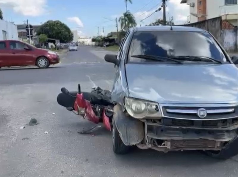Grávida e criança ficam feridas após acidente entre carro e moto em Ji-Paraná
