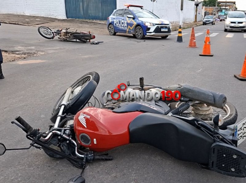 Duas pessoas ficam feridas em colisão entre motocicletas na Rua T9