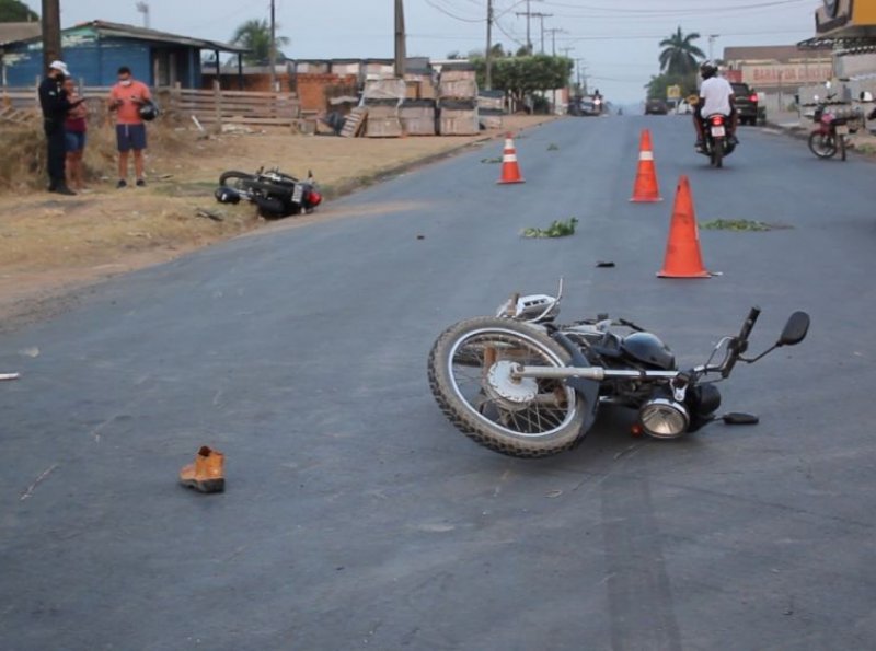 Acidente envolvendo duas motos deixa condutor ferido, em Ji-Paraná 