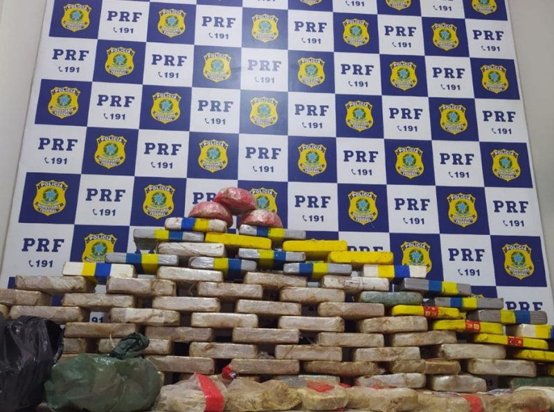 Em Ji-Paraná/RO, PRF apreende mais de 100 Kg de drogas ilícitas