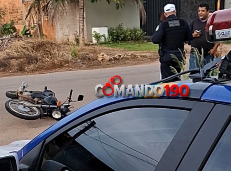 Motociclista fica ferido após colisão com carro no cruzamento da Rua Xapuri com a T-04