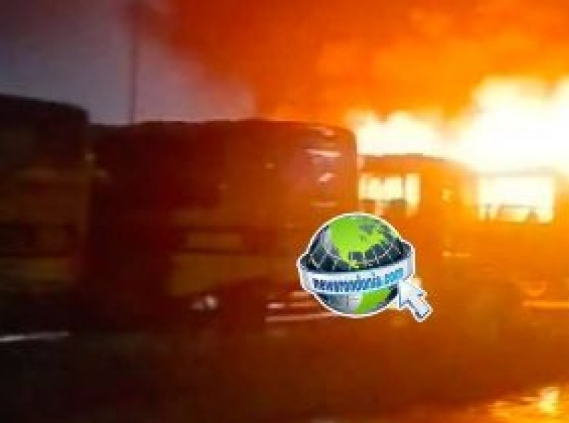 Ônibus escolares são atingidos por incêndio criminoso em Itapuã D’Oeste